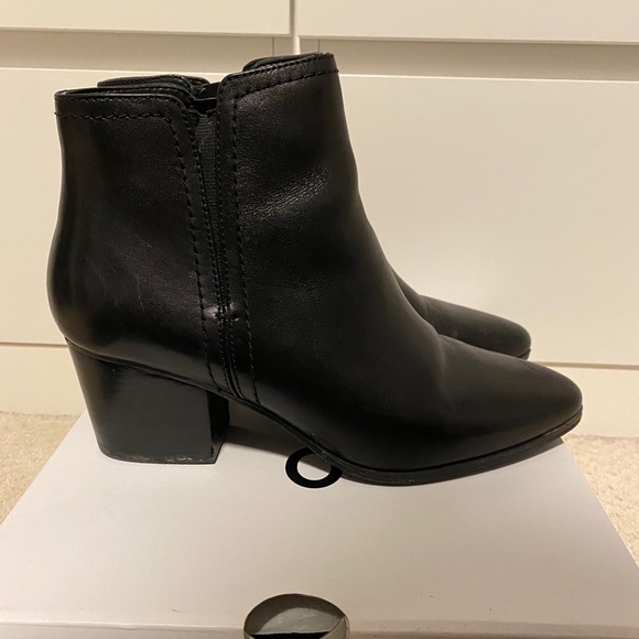 Aldo Larissi Leather Booties - Picture 2 of 5